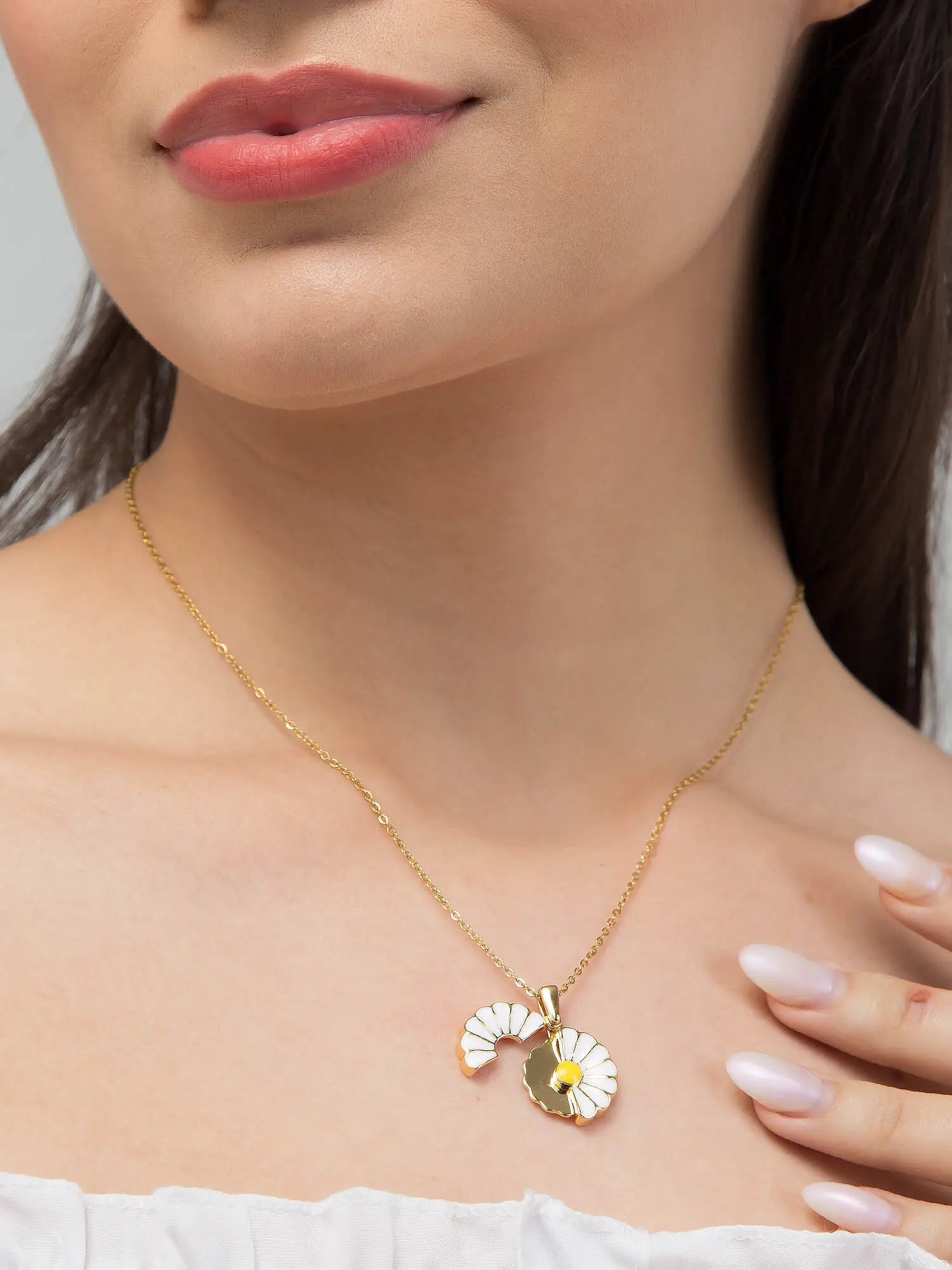 White Daisy Flower Pendant