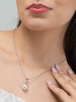 Load image into Gallery viewer, Pearl Pendant