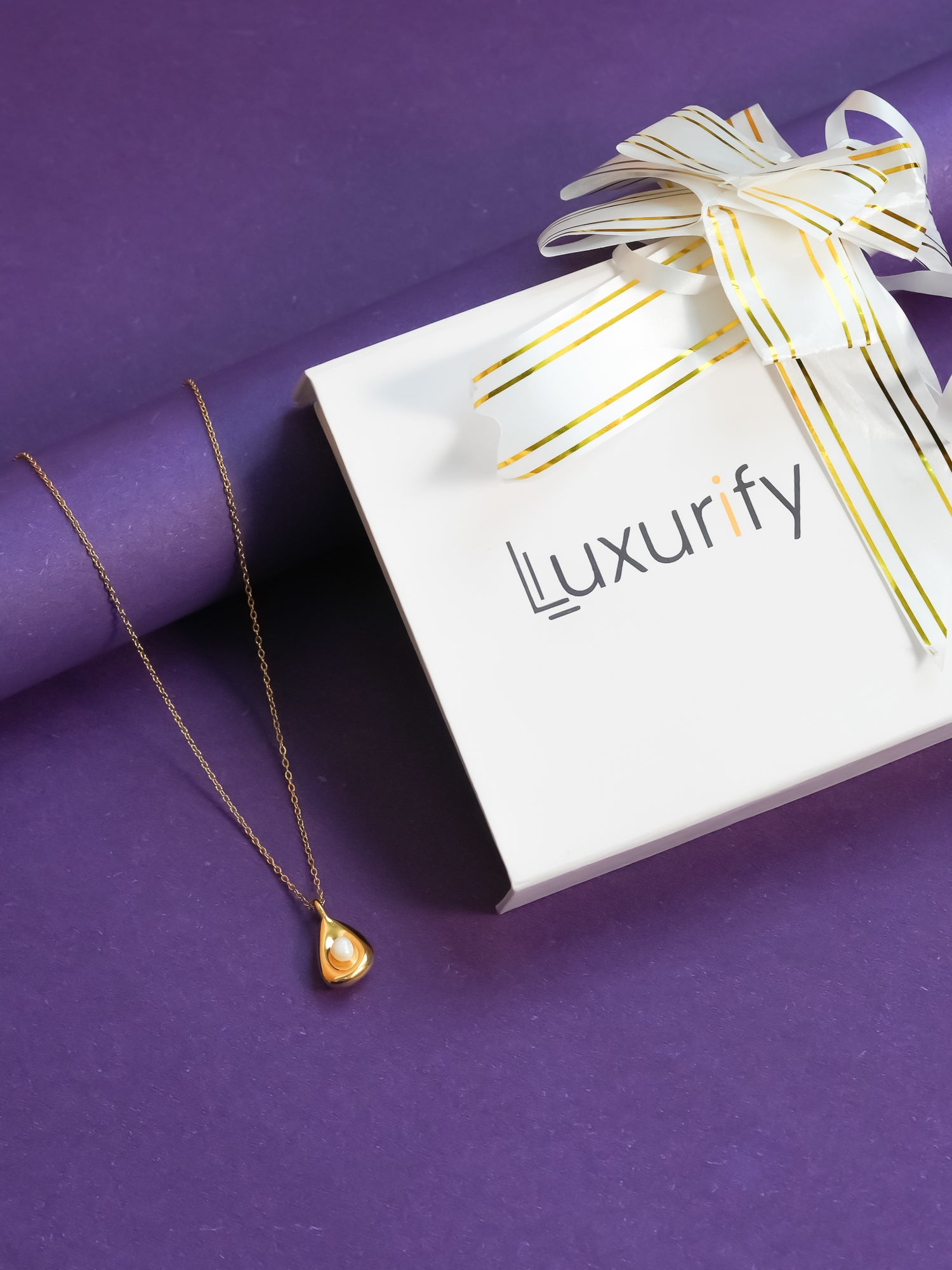 Pearl Nest Pendant Necklace