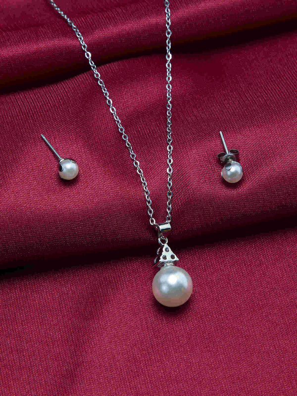 Pearl Pendant with Earrings