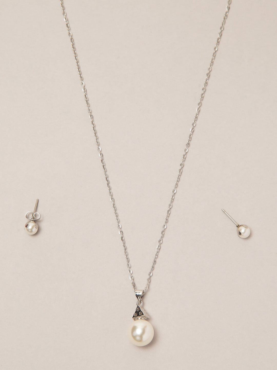 Pearl Pendant with Earrings