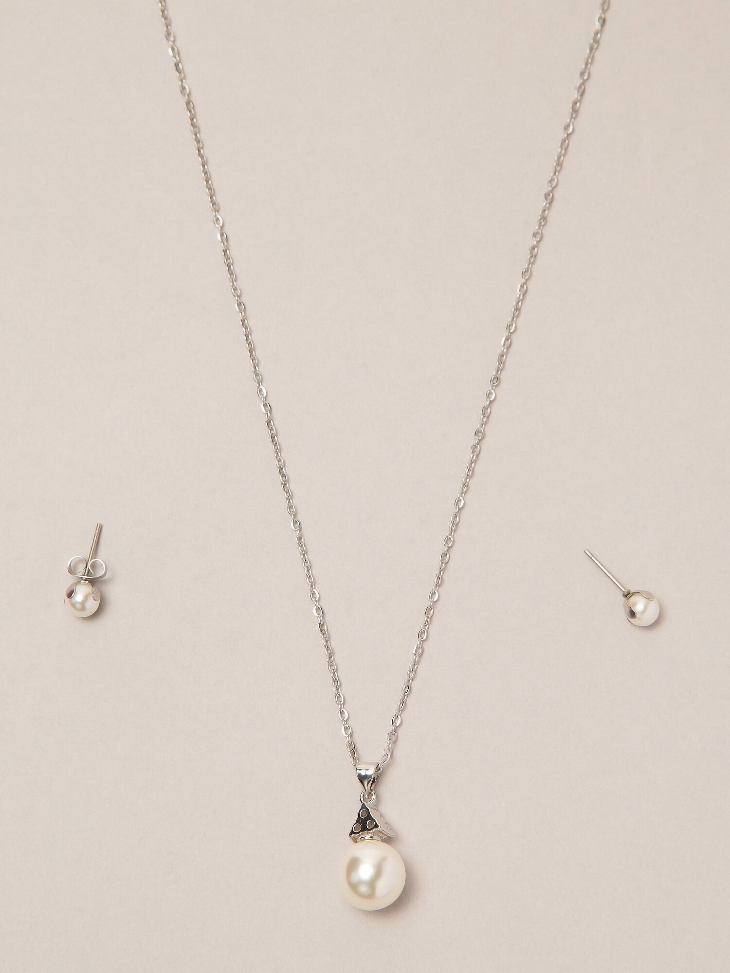 Pearl Pendant with Earrings